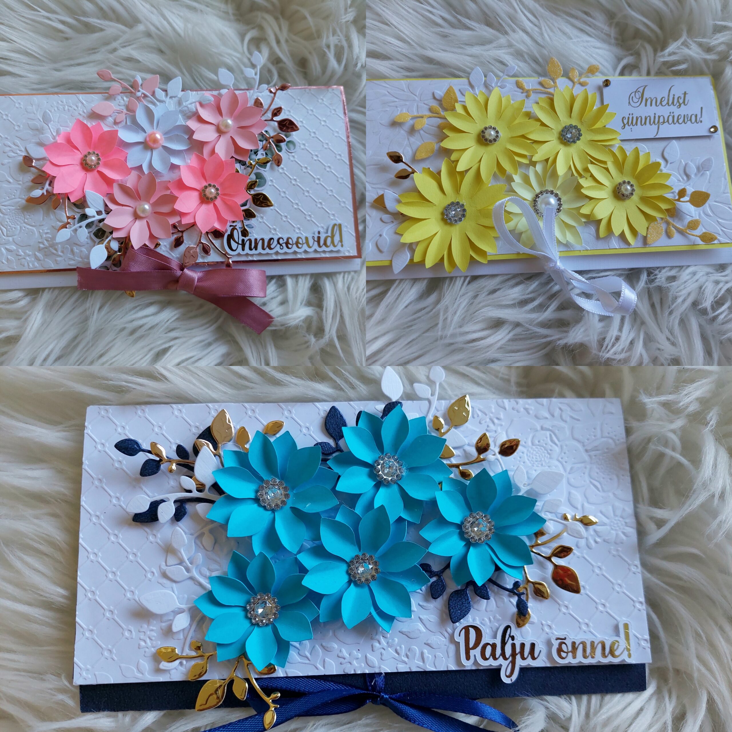 Õnnitluskaardid uhkete lilledega.