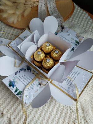 Üllatuslik karp-kaart "Kuldpulm"