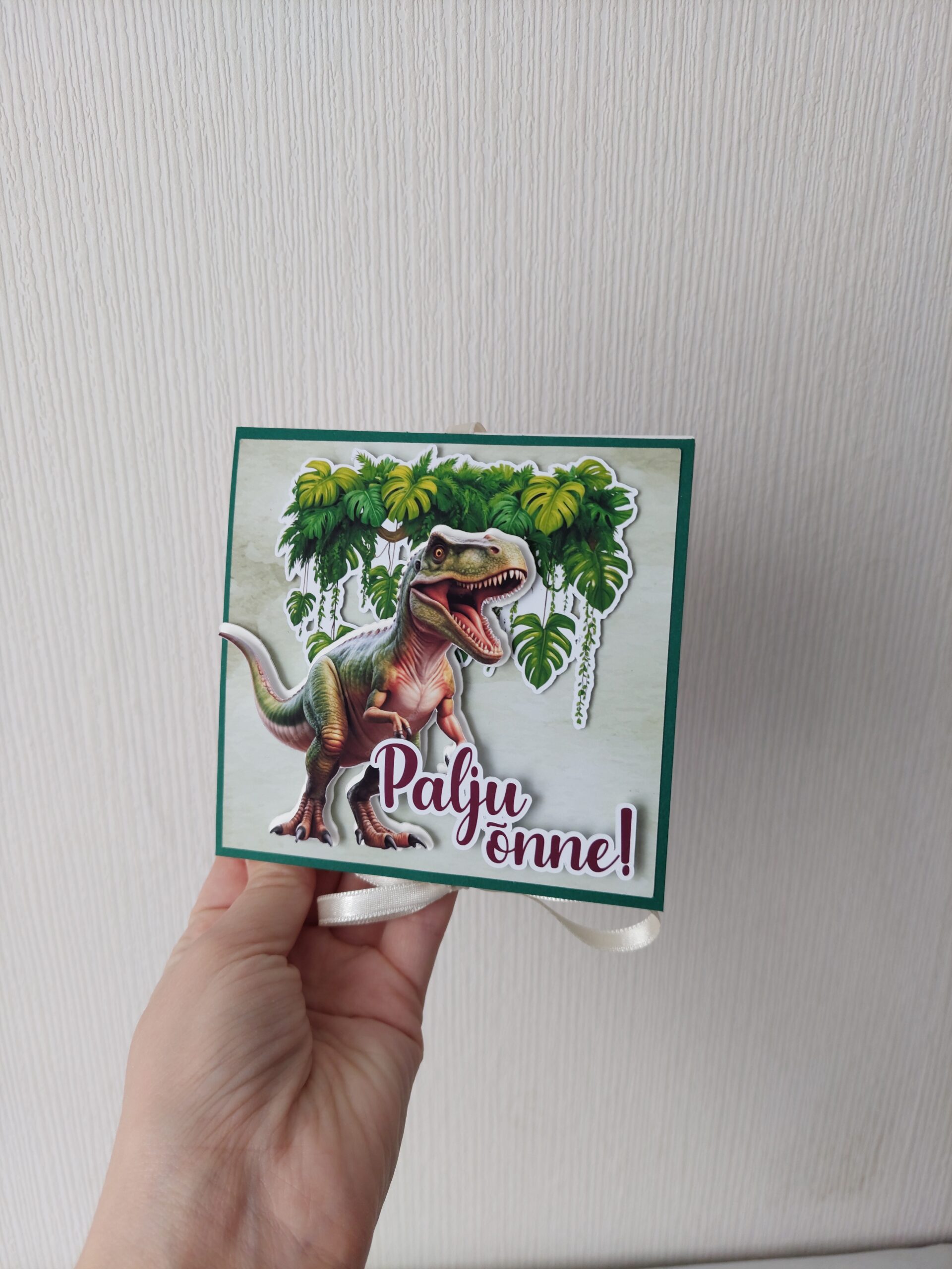 Käsitöökaart šokolaadiga "Dinosaurused" - Image 3