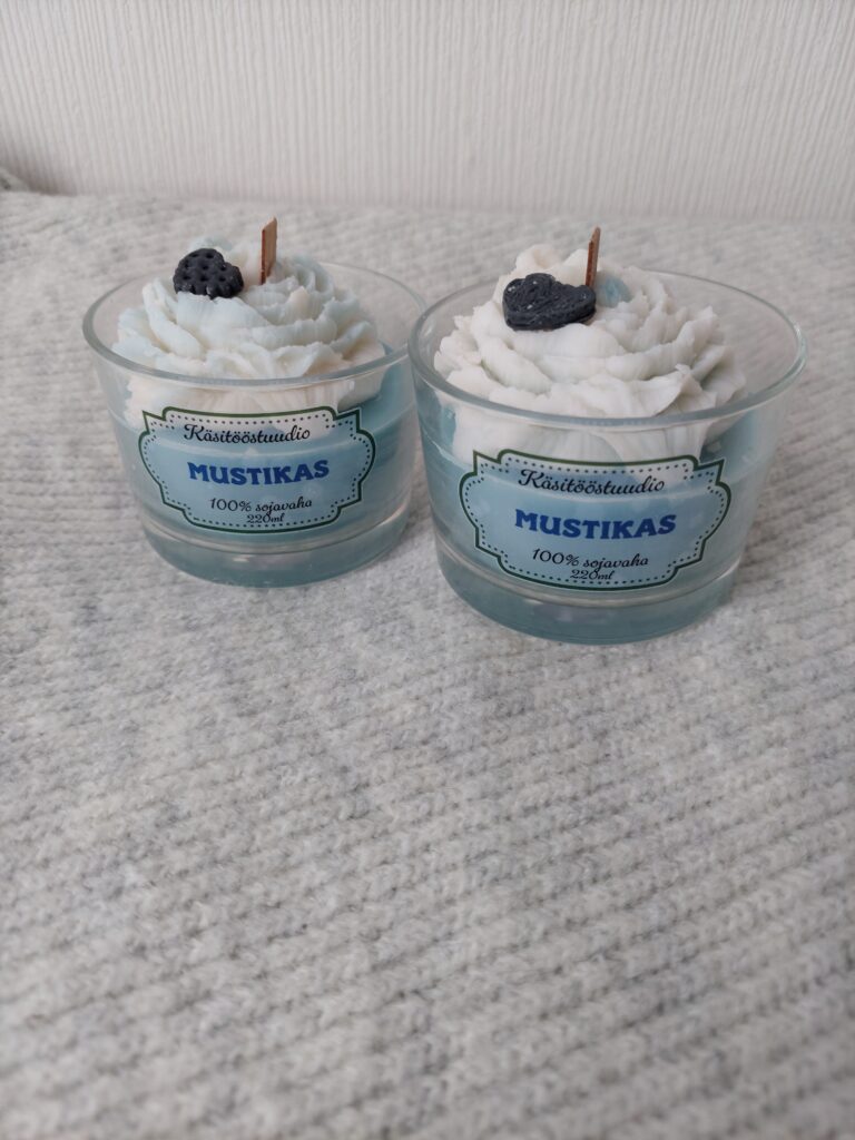 Käsitööküünal mustikas