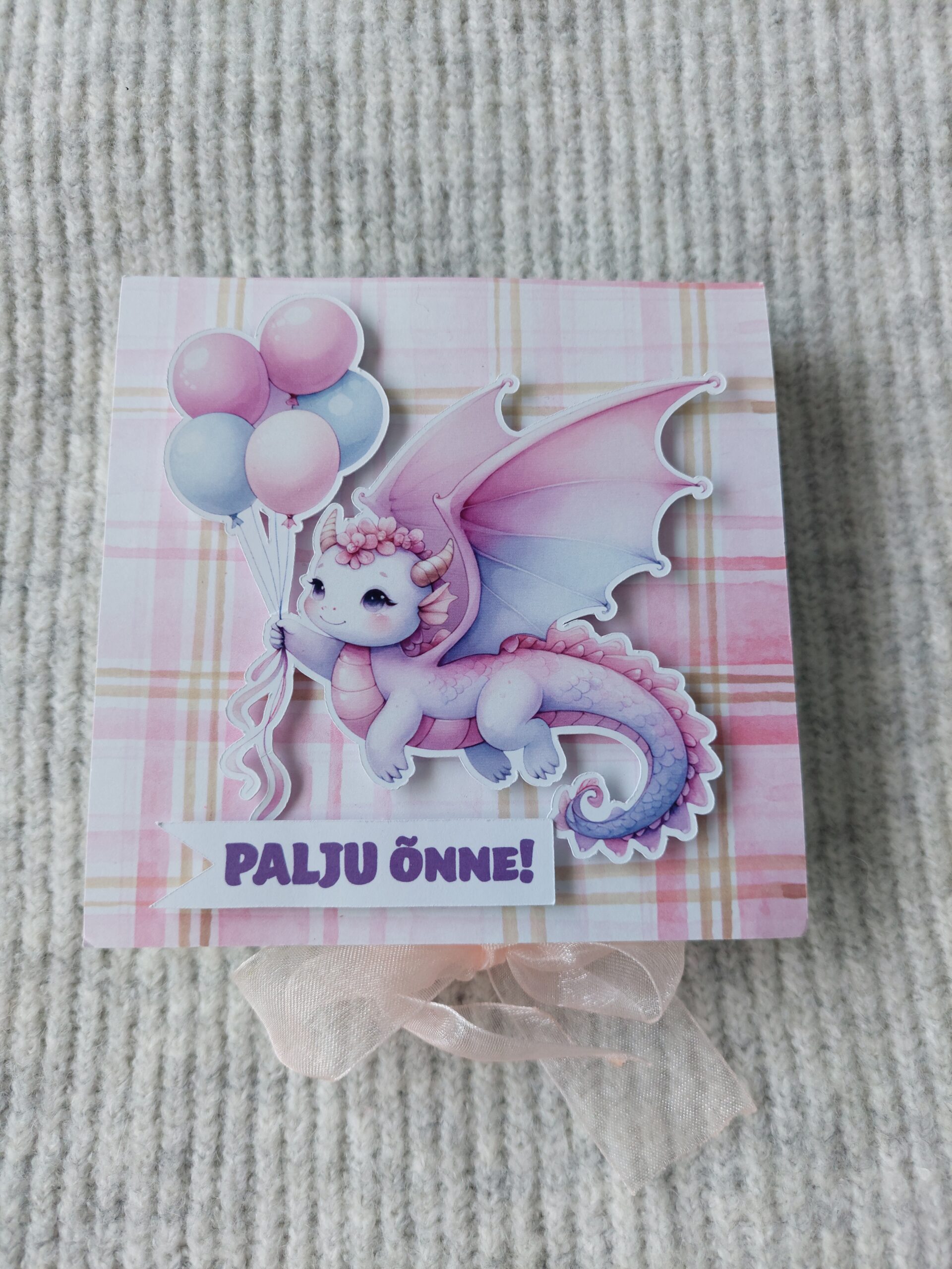 Käsitöökaart kinder šokolaadiga "Draakonibeebi"