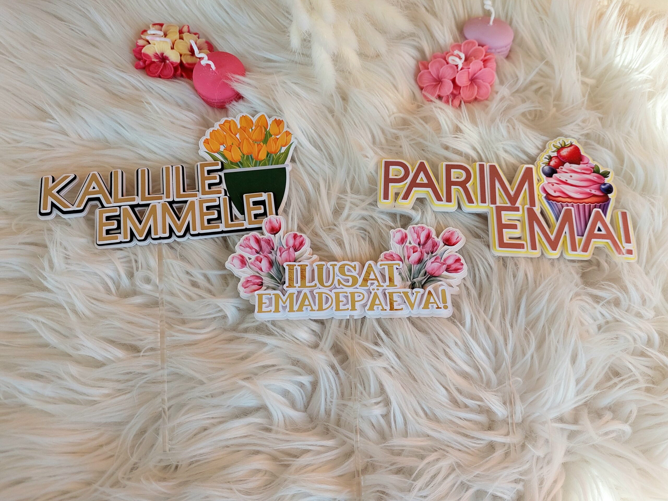 Mitmekihiline koogitopper "Emadepäev"