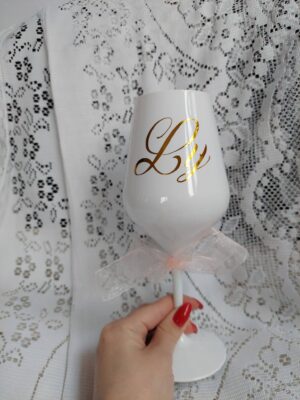 Plastikpokaal oma nime või sõnumiga.