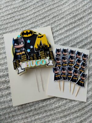 Mitmekihiline koogitopper "Batman" koos tikukaunistustega.